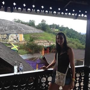 Meet your Posher, Nikki